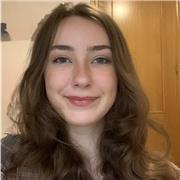 Estudiante universitaria con alto nivel en ingles para todas las edades.